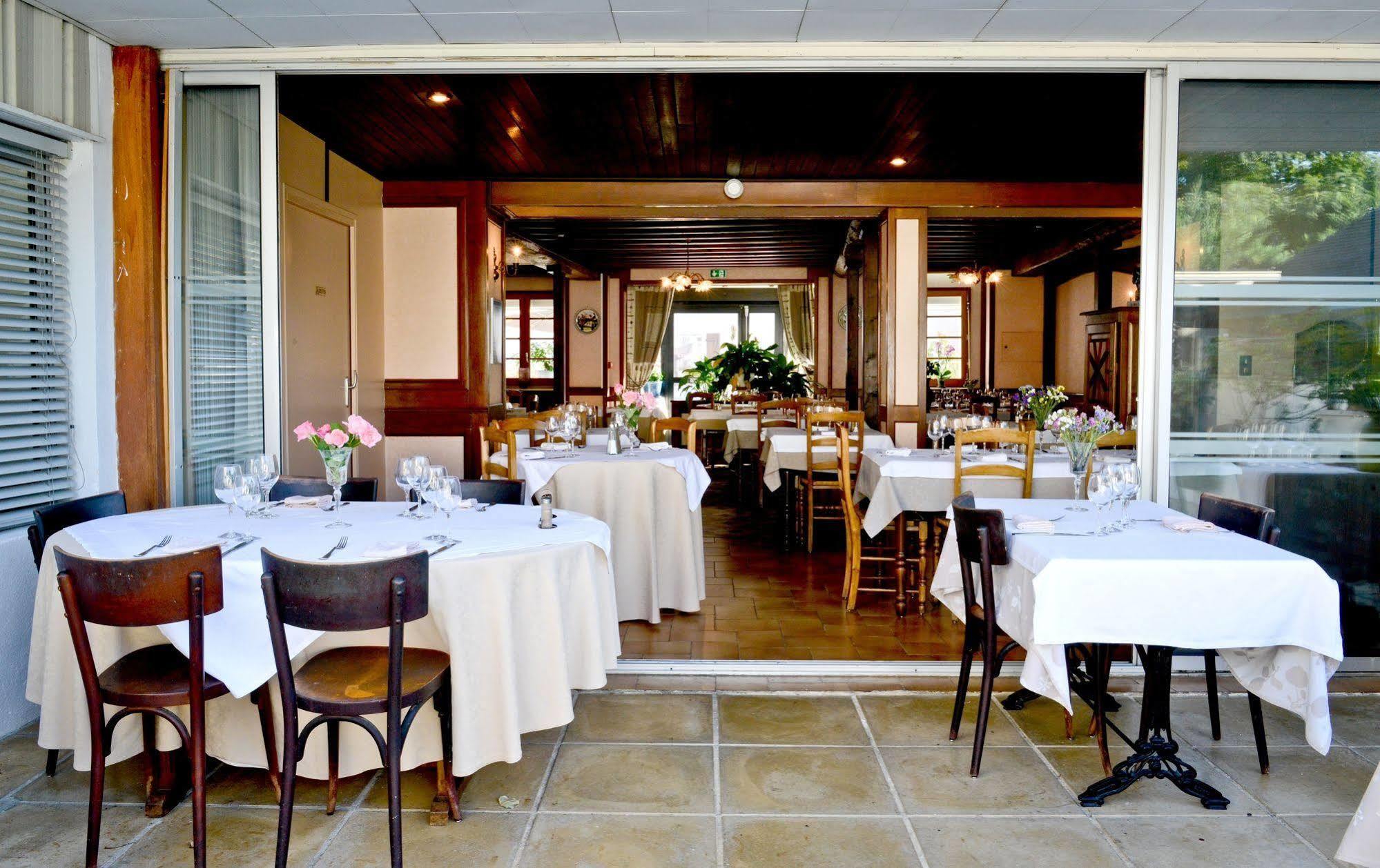 Hotel Logis Chez Germaine Geüs-d'Oloron Esterno foto
