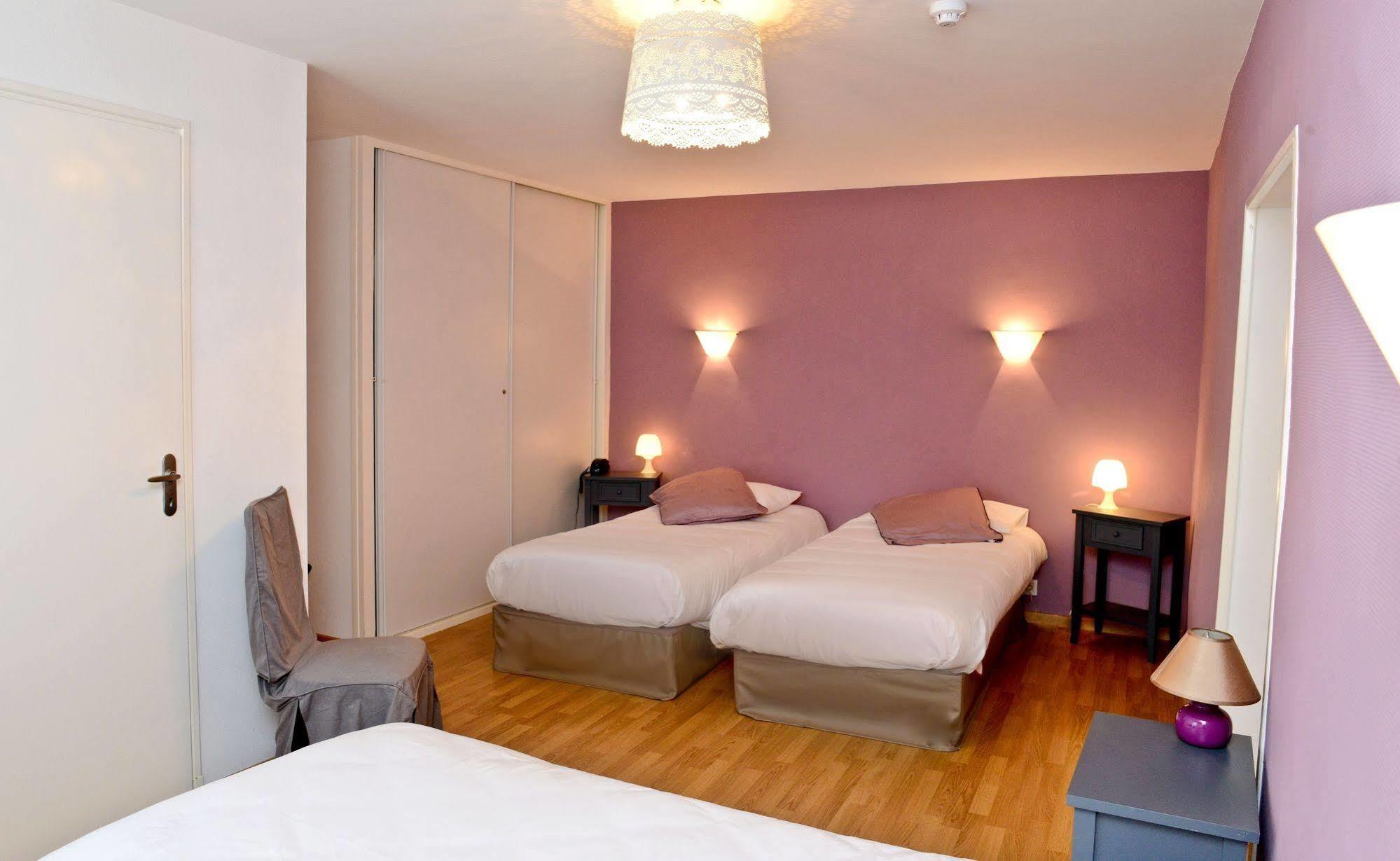 Hotel Logis Chez Germaine Geüs-d'Oloron Esterno foto