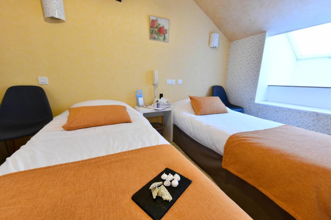 Hotel Logis Chez Germaine Geüs-d'Oloron Esterno foto